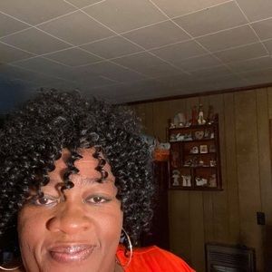 Meet your Posher, Claudette